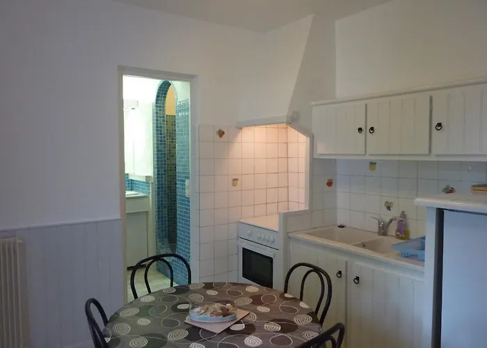 Hotel-residence Le Grillon Apart Otel 2*