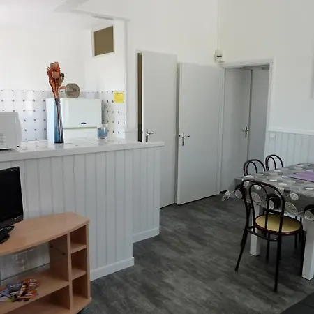 Hotel apartamentowy Hotel-residence Le Grillon