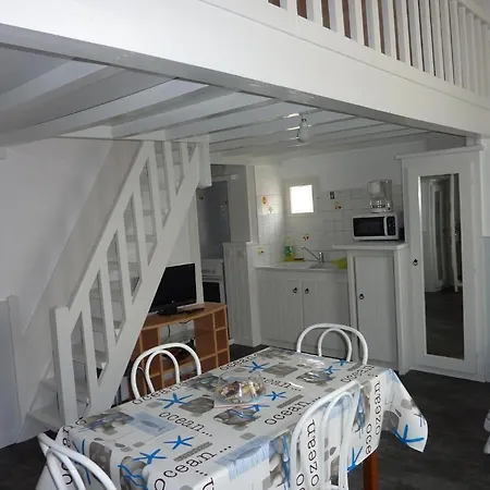 Hotel-residence Le Grillon Hotel apartamentowy 2*