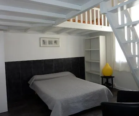 Hotel apartamentowy Hotel-residence Le Grillon 2*