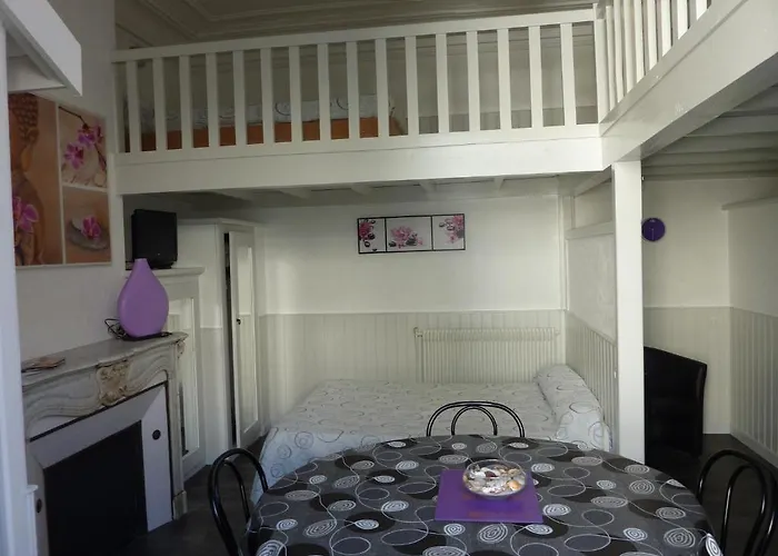 Aparthotel Hotel-residence Le Grillon 2*