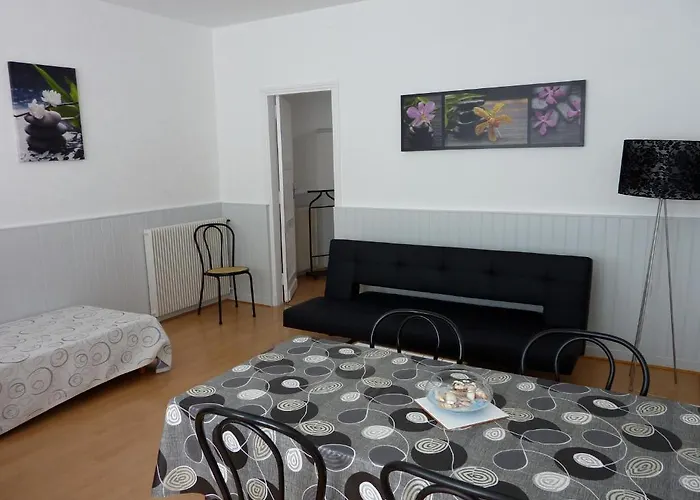 Aparthotel Hotel-residence Le Grillon 2*