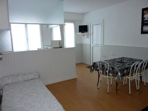 Lägenhetshotell Hotel-residence Le Grillon