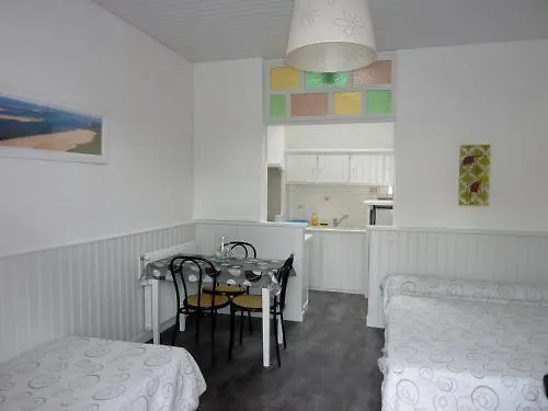 Hotel-residence Le Grillon Aparthotel 2*